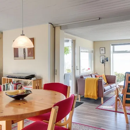 Erno - 20m From The Sea By Interhome بيت للعطل